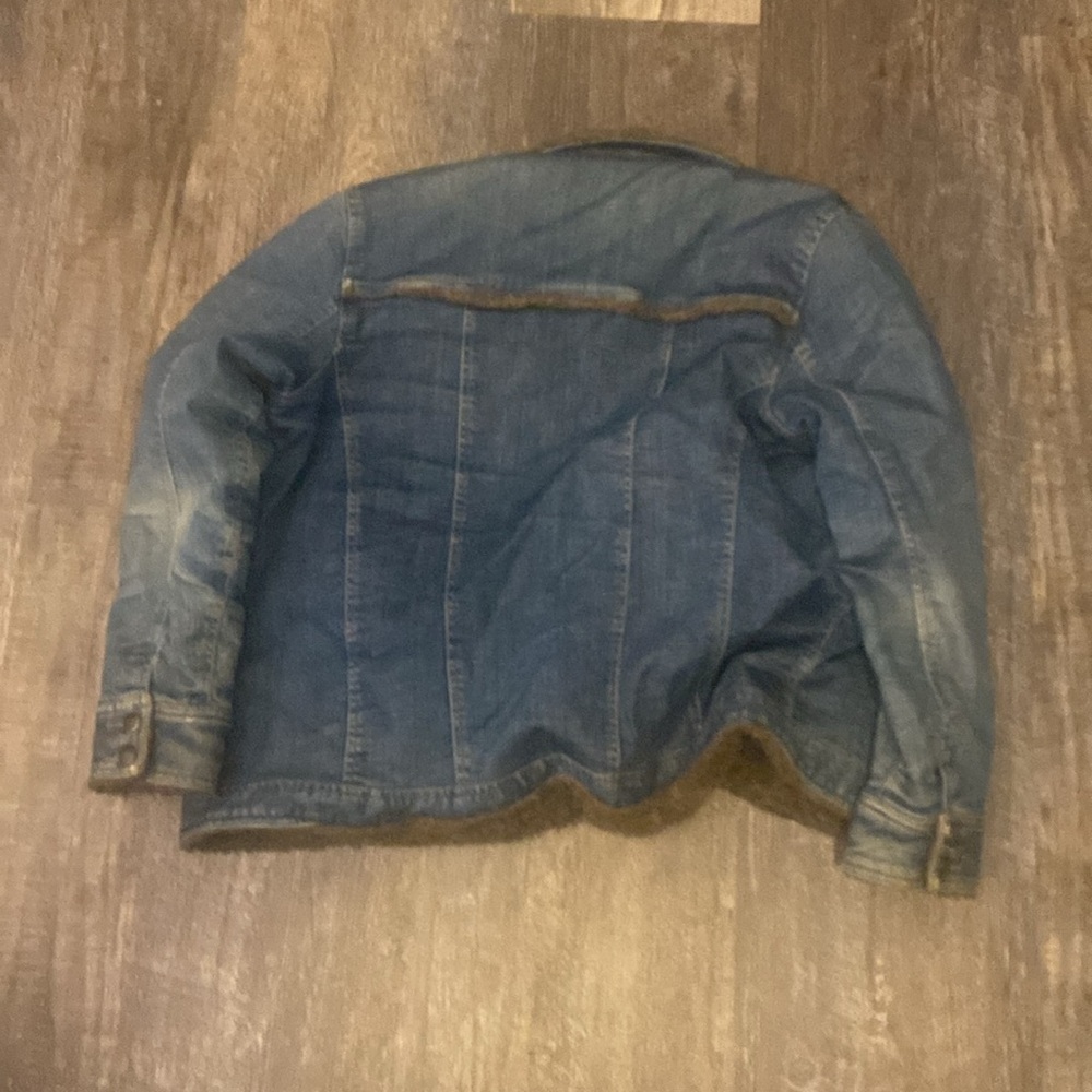 Jean jacket with fur interior - Picture 2 of 3